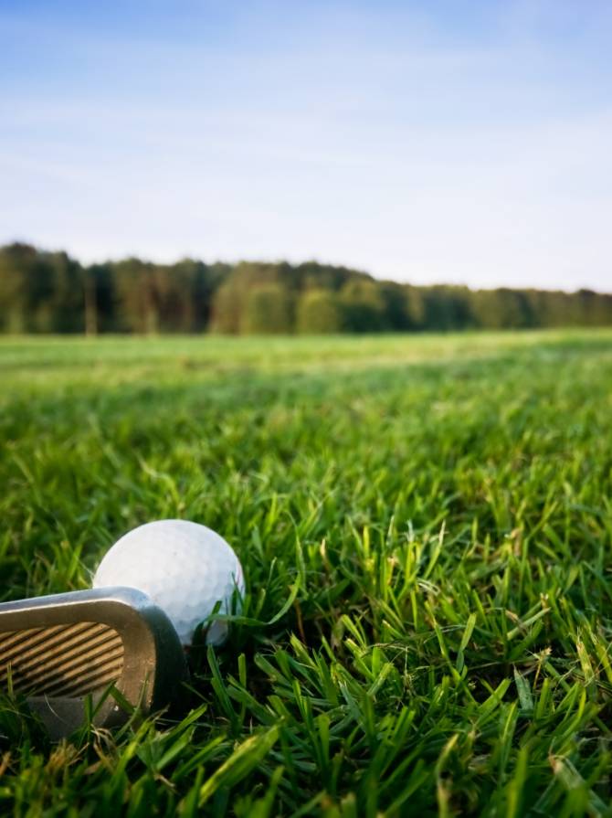 golf-club-with-ball